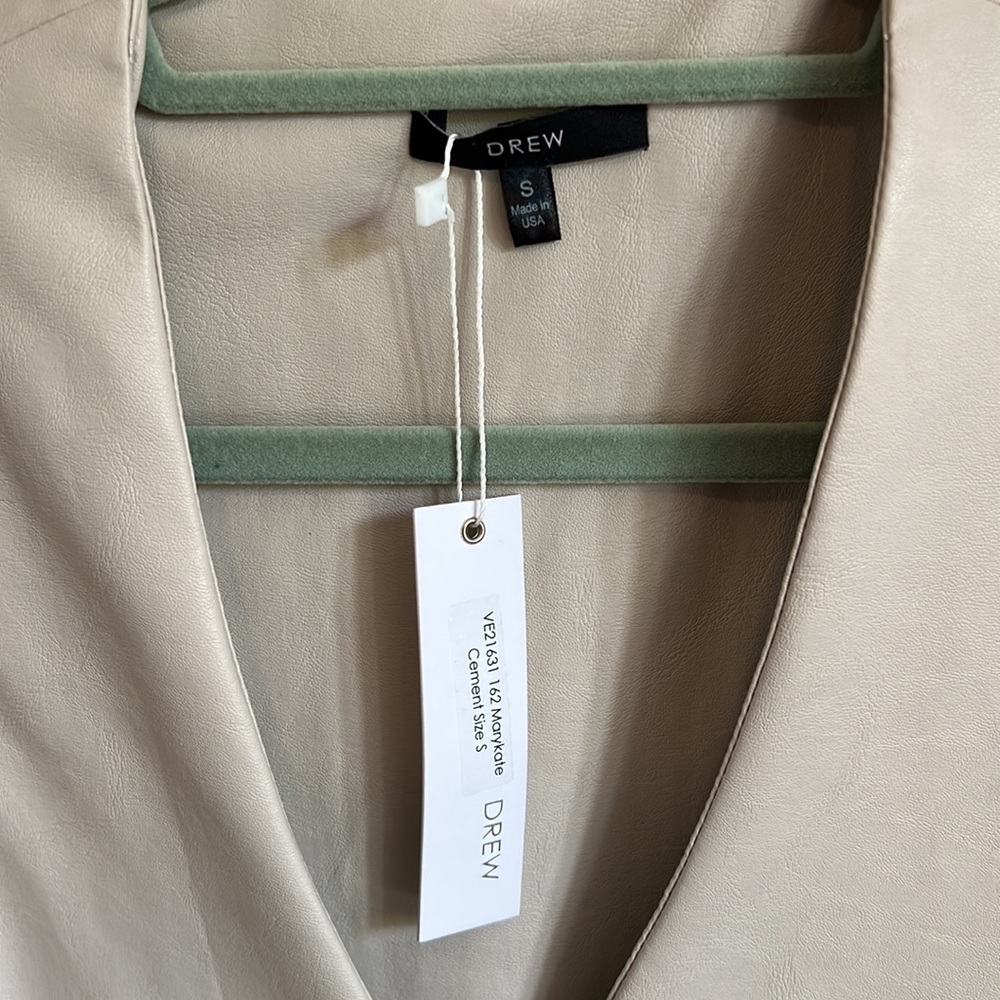 DREW•VEST - Picture 2 of 4